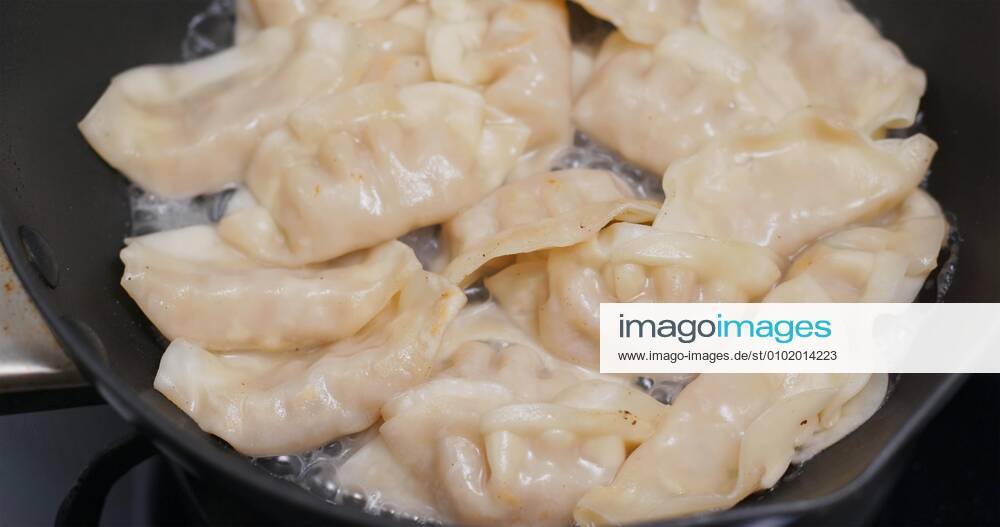 Fry meat dumpling at home