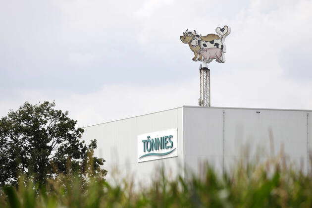 Logo of the food company Tönnies at the headquarters in Rheda ...