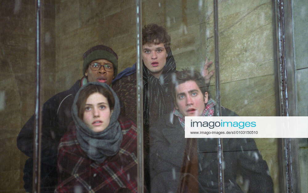 THE DAY AFTER TOMORROW ARJAY SMITH, AUSTIN NICHOLS, back row AND EMMY