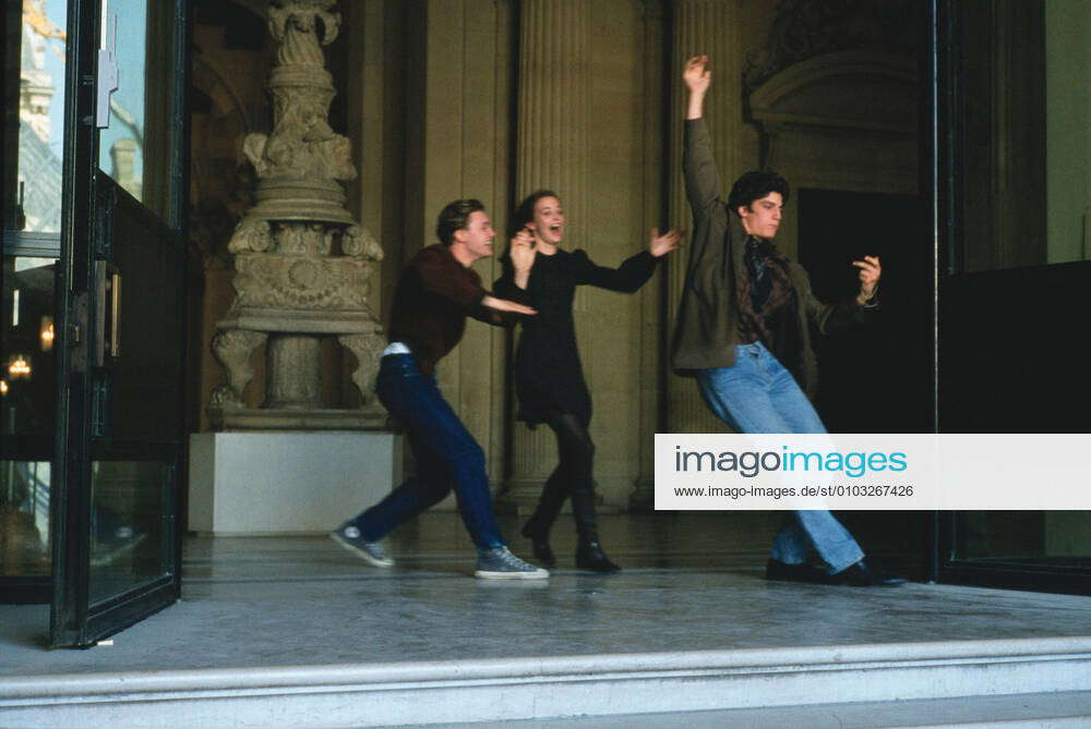 The Dreamers - Publicity still of Louis Garrel & Michael Pitt