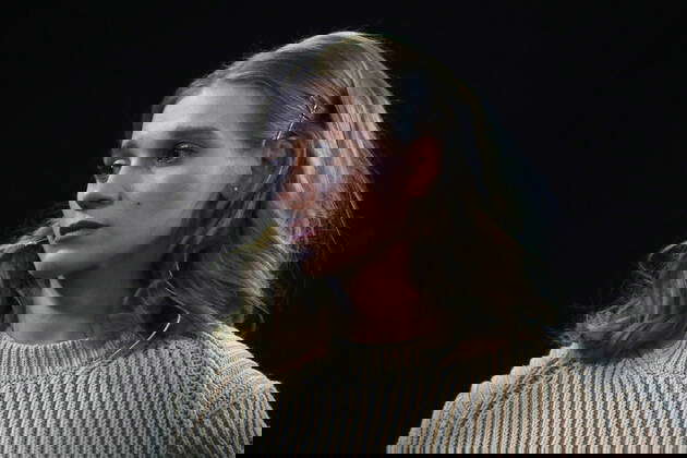 Armanistonlik ayol porno videoda anal jinsiy aloqa qiladi. Yalangoch Sara Konnor fotosurati