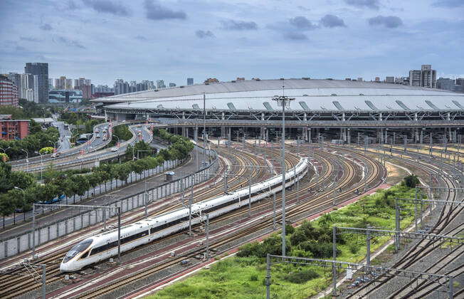 China Railway Fuxing series EMU (also known as China Standard EMU ) is ...