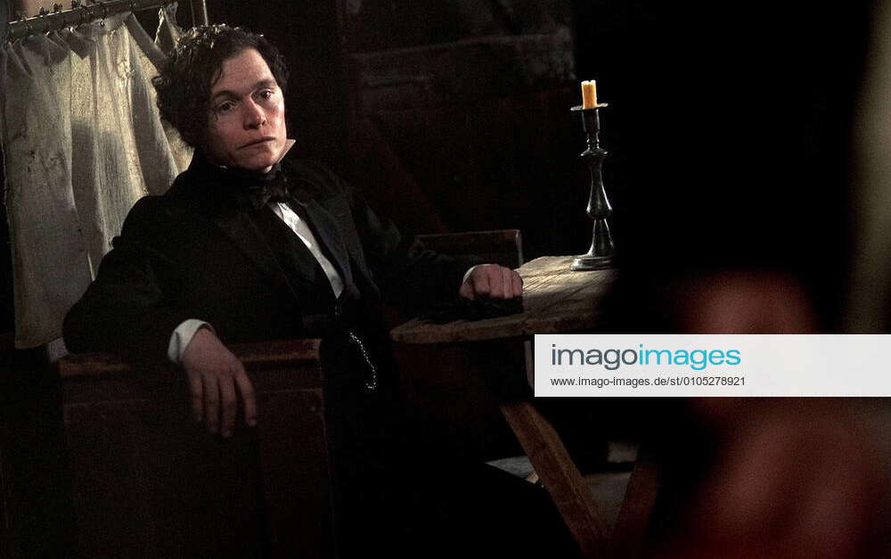 BLEAK HOUSE BURN GORMAN as Guppy Date 2005 Mandatory credit line