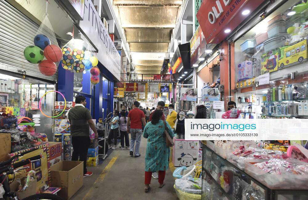 Toy market deals in karol bagh