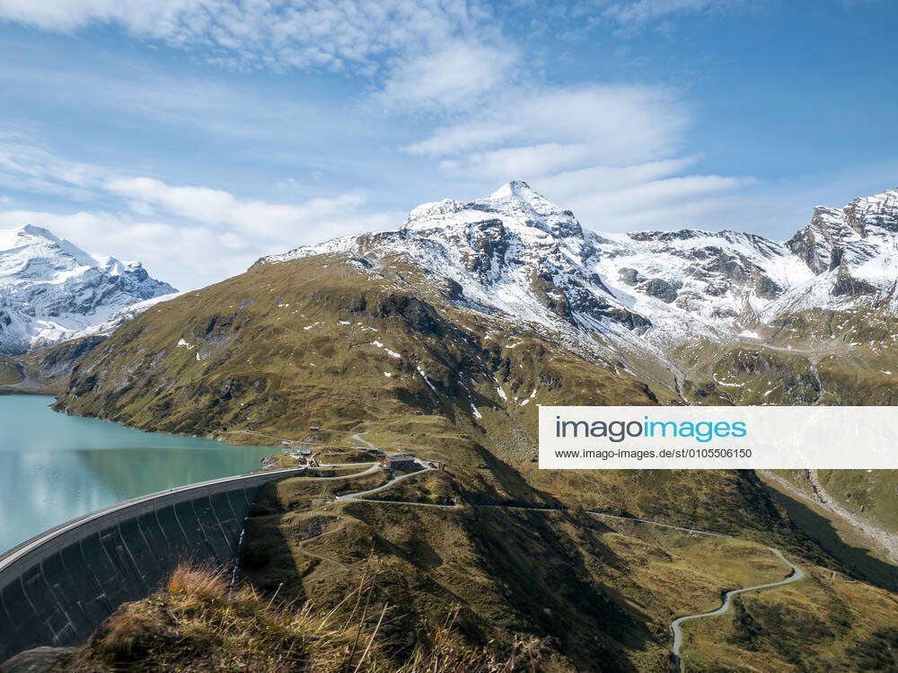 Feature, symbolic picture, view of the dam wall of the Mooserboden ...