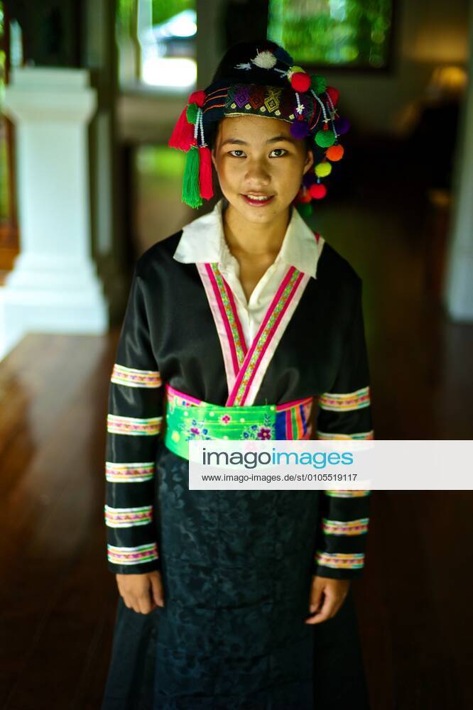 Teenage girl hotsell traditional dresses