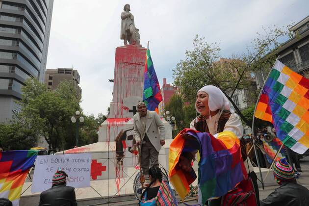 Activists and artists remember in an artistic presentation the Day of ...