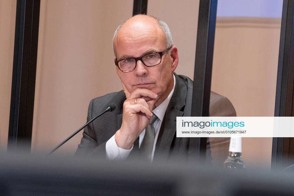 Hamburg Senate informs about tightening of corona rules in Hamburg Ties