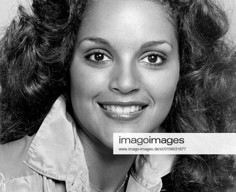 Jayne Kennedy, Head and Shoulders Publicity Portrait as Co-Host for The ...