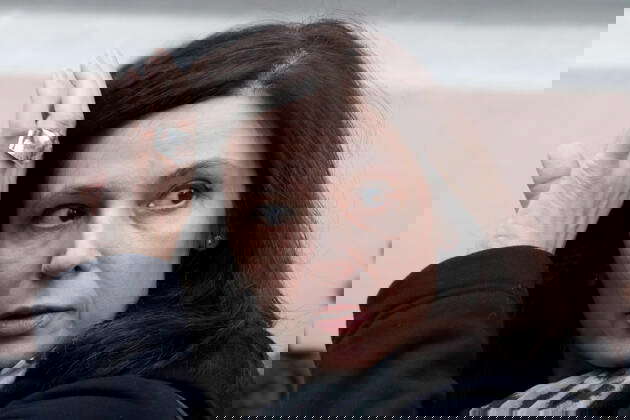 Uch qiz dosti ogzaki jinsiy aloqani yaxshi koradi