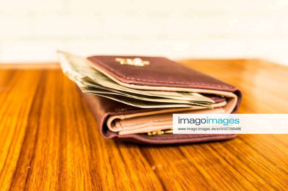 440 500 Rupees Bundle Images, Stock Photos, 3D objects, & Vectors |  Shutterstock