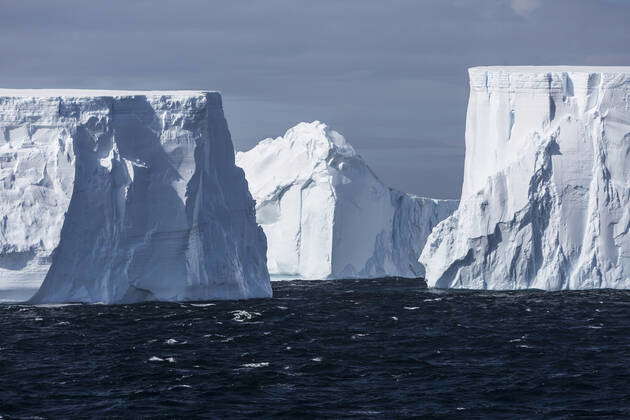 Incredibly large tabular icebergs float through the antarctic Sound ...