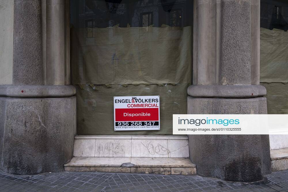 January 18, 2021, Barcelona, Spain A commercial space closed to the