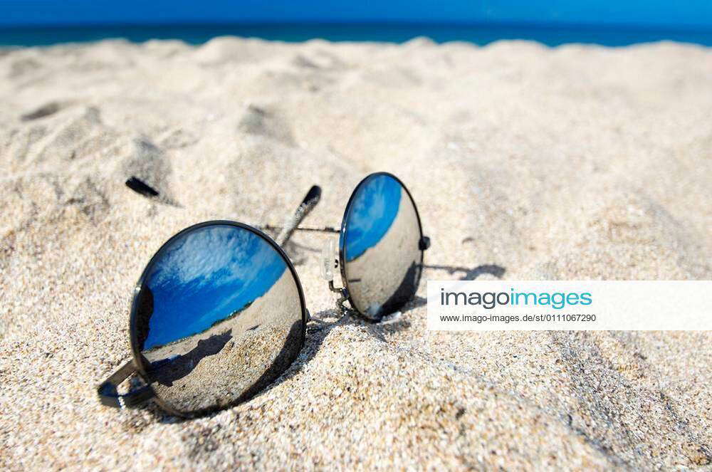 Free Images : beach, sand, blur, sun, sunset, summer, orange, reflection,  color, yellow, close up, jewellery, sunglasses, glasses, eyewear, aviator,  macro photography, fashion accessory, vision care 5184x3456 - - 1032809 -  Free stock photos - PxHere