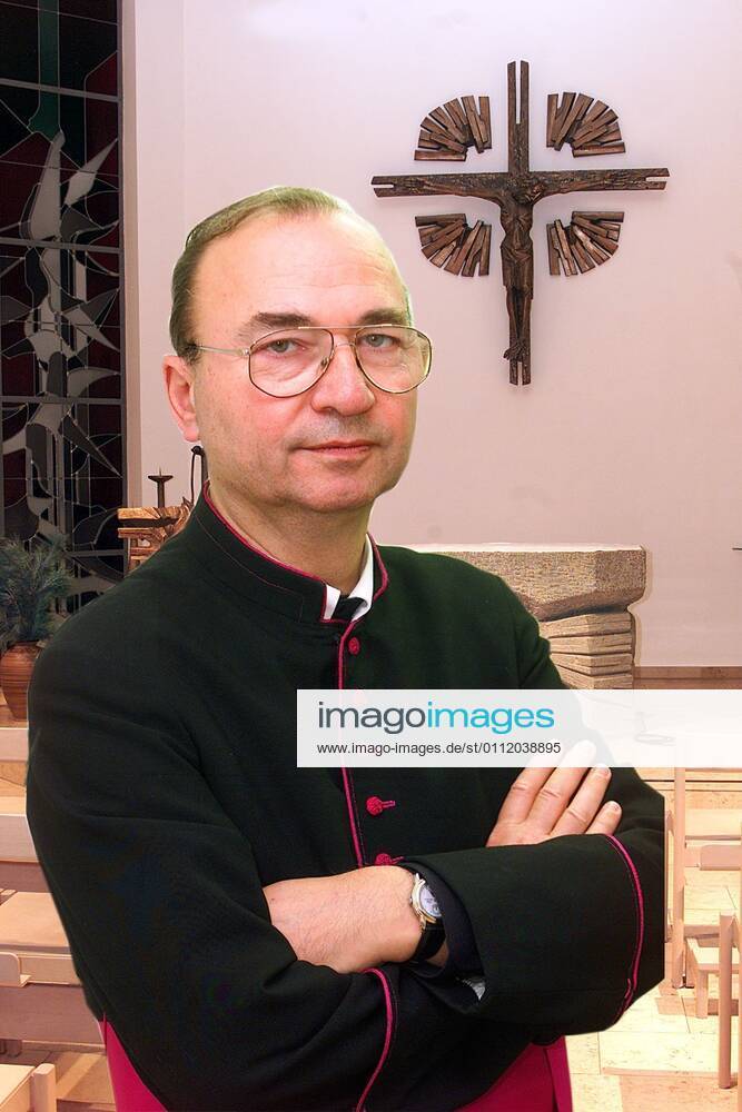 Photo IMAGO Herrmann phone Subject General Vicar of the Catholic Church