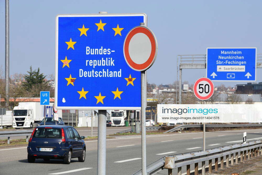 The German-French border at the Saarbrücken Autobahn border crossing ...