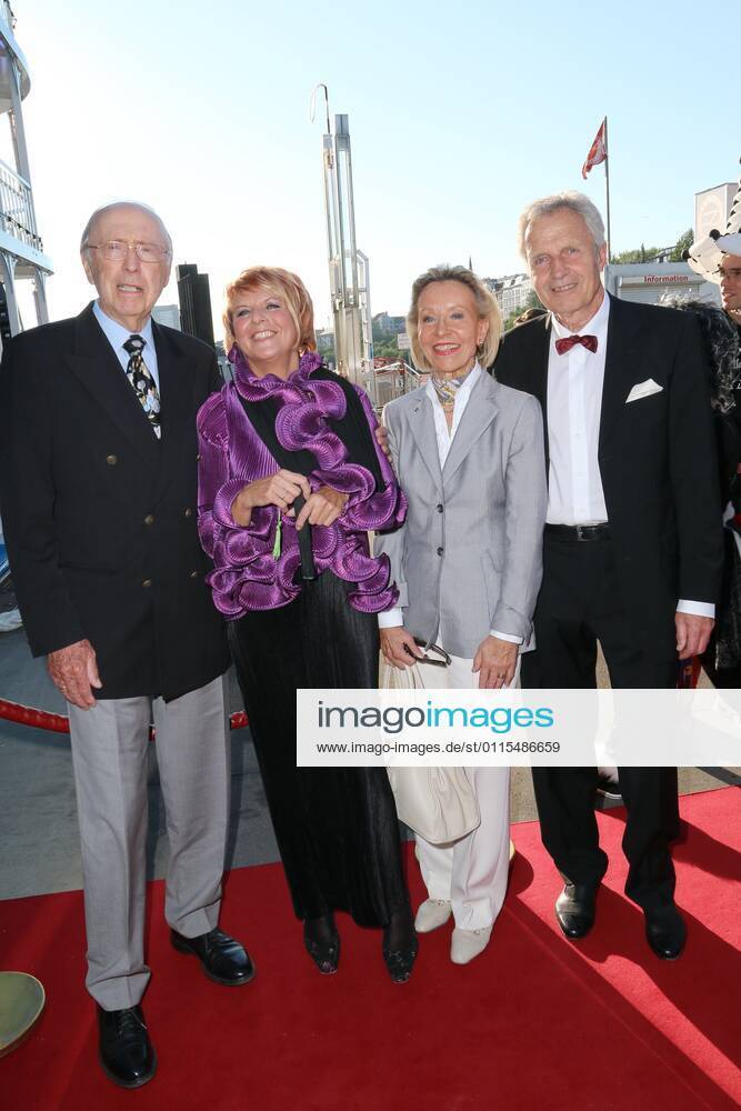 Alida Gundlach with husband Burckhardt with lawyer Dr Wolfgang Gloy ...