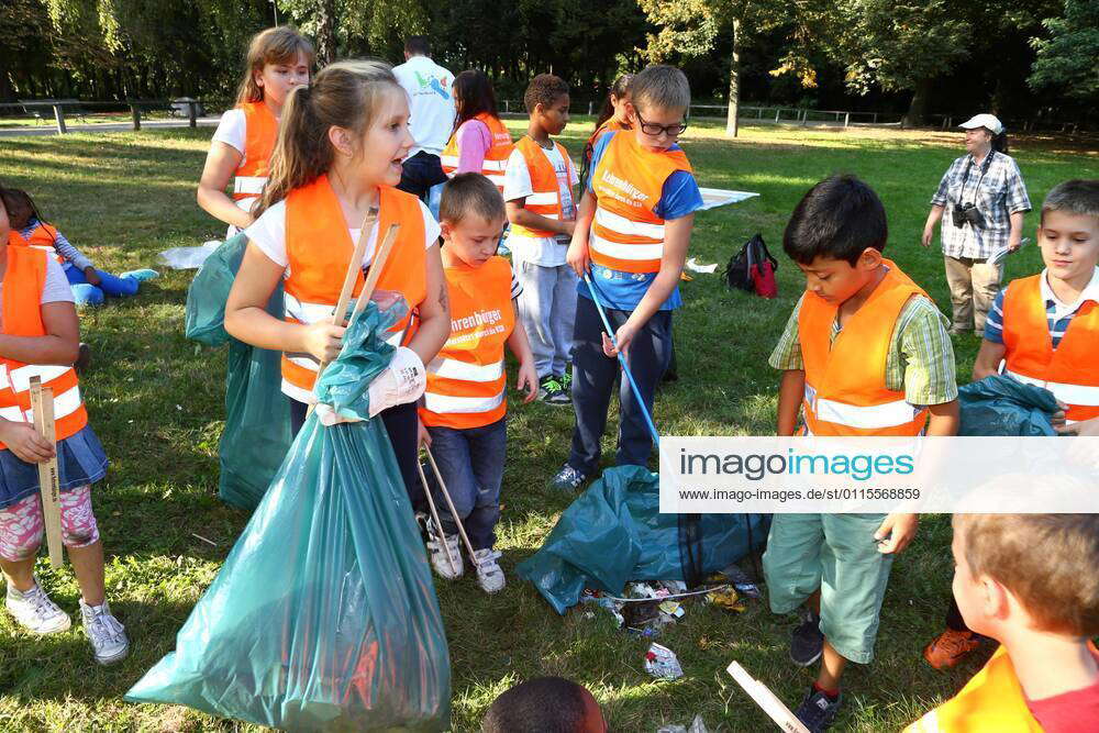 Arche Muellsammelaktion im Kiez Die Arche Christliches Kinder