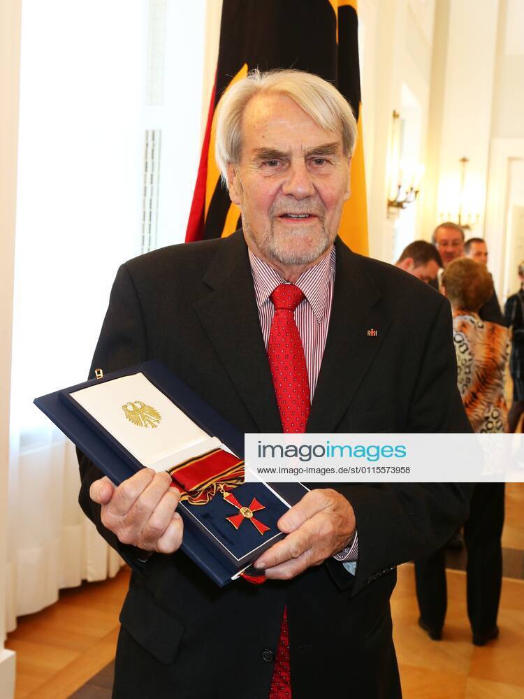 German President Joachim Gauck today awarded Gerd Ruge the Order of ...