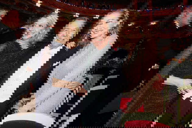 Roland Kaiser with wife Silvia and daughter Annalena on the dance floor at the 15 SemperOperaball