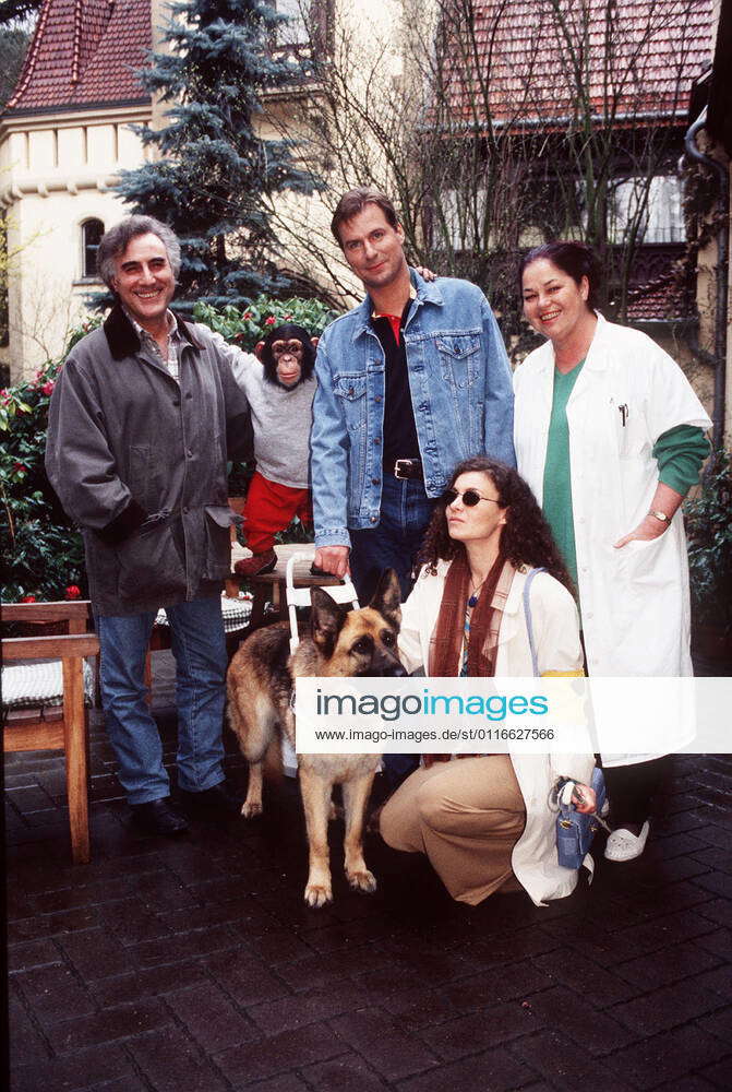 UNSER CHARLY Unser Charly, ZDF TV Serie, 1999, Szene der neue Tierarzt
