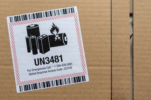 Transport label with reference to lithium ion batteries or rechargeable ...