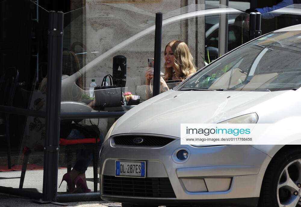 Milan, Rita Rusic having lunch in the center with friends Rita Rusic in