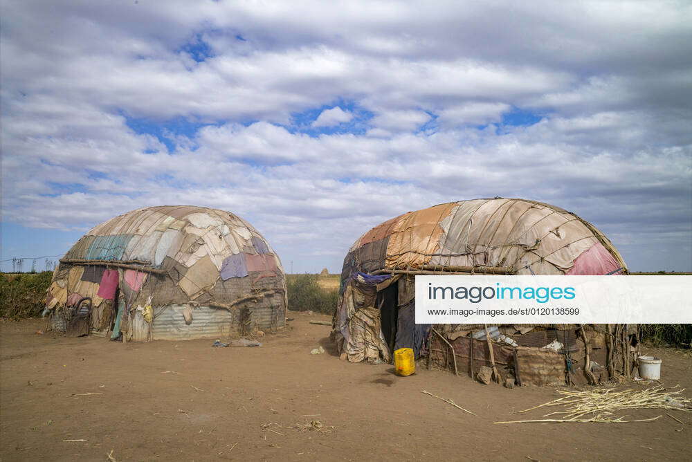 Traditional Somali houses. These Aqal Somaali called huts are very ...