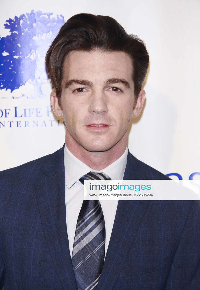 **FILE PHOTO** Drake Bell Pleads Guilty In Child Endangerment Case. NEW ...