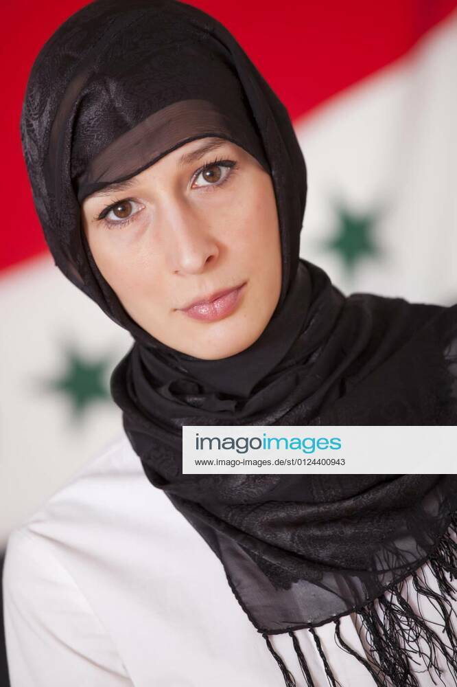 Muslim woman over iraq flag model released, Symbolfoto