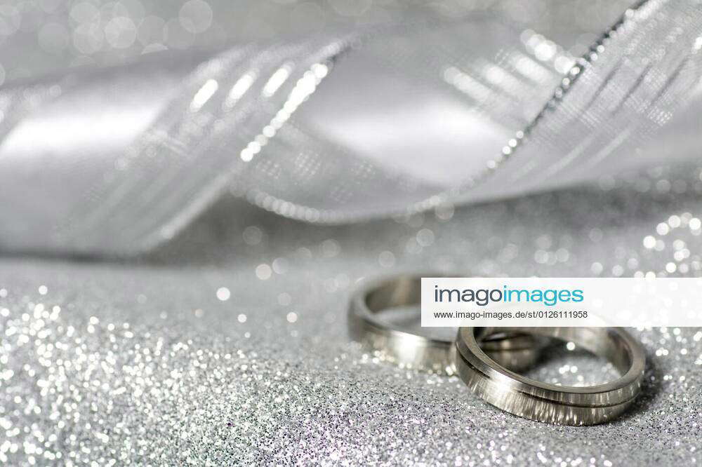 Wedding rings with a ribbon