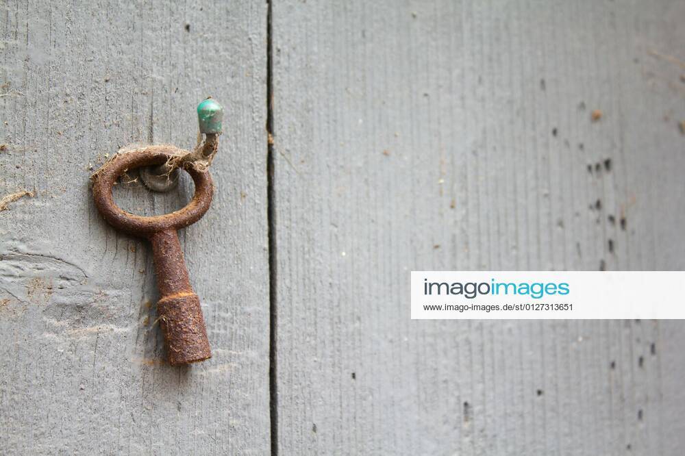 Keyed Rusty Bar Rusted steel key