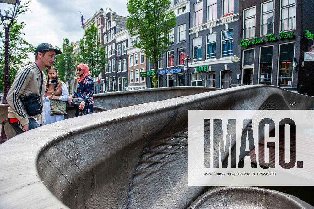 3D Printing A Steel Bridge in Amsterdam