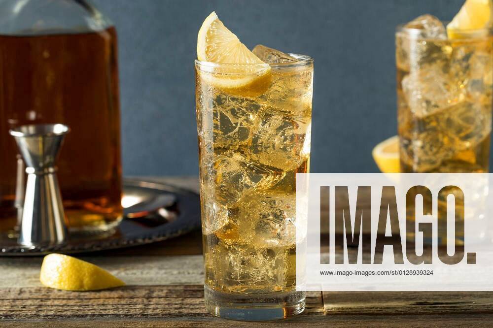 Whiskey Highball with Ginger Ale and Lemons xFotosearchxLBRFx xbhofack2x