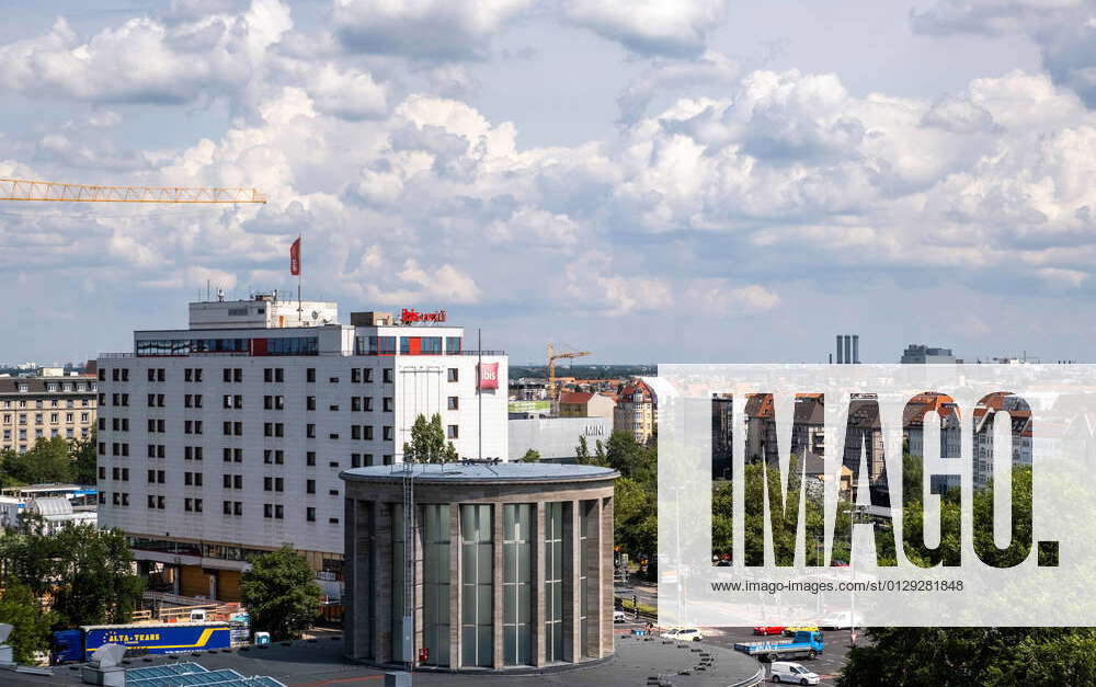 View over the Berlin exhibition grounds to the Ibis Berlin Messe hotel