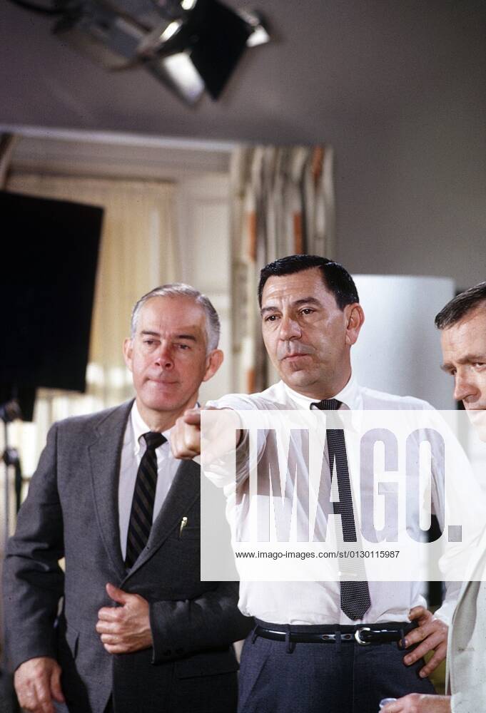 DRAGNET, Jack Webb (pointing), Harry Morgan (left), on set, (1967 ...