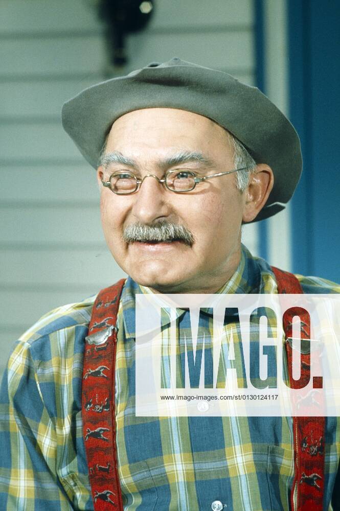 HEE HAW, Grandpa Jones (Louis Marshall Jones), 19691997. ph TV Guide ? CBS Courtesy Everett