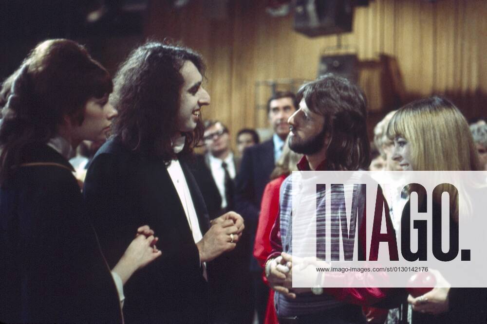 ROWAN AND MARTIN S LAUGHIN, from left Victoria Budinger ( Miss Vicki