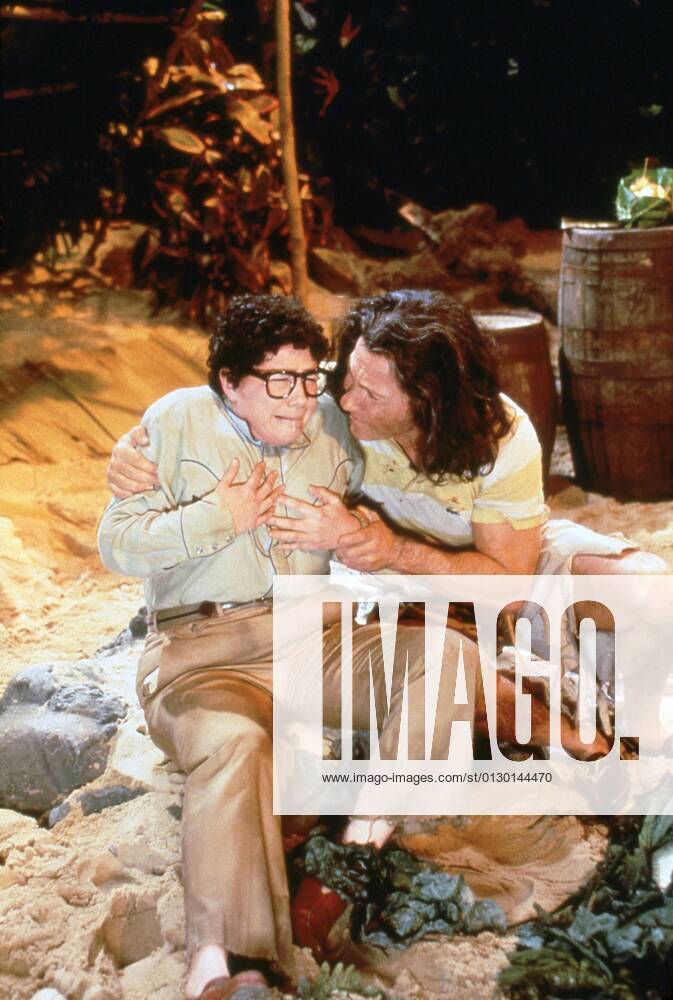 SATURDAY NIGHT LIVE, from left Julia Sweeney (as Pat), Harvey Keitel