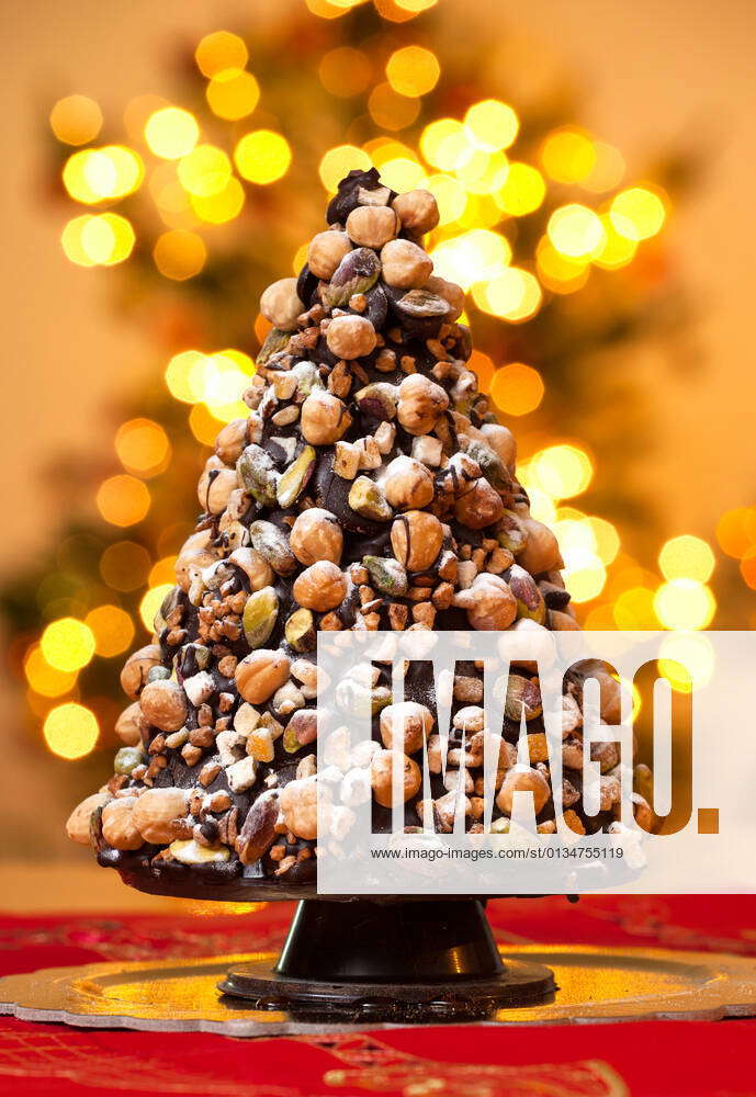 nuts,chocolate,christmas tree,nut,chocolates,christmas trees