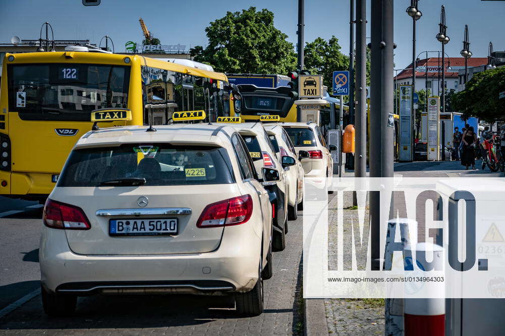 Berlin Reinickendorf, the Kurt Schumacher Platz, called Kutschi, a