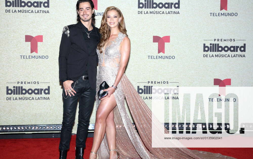 Manuel Masalva and Carolina Miranda arrive on the red carpet at the