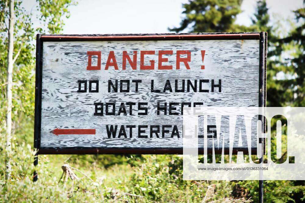 A danger do not launch boats sign