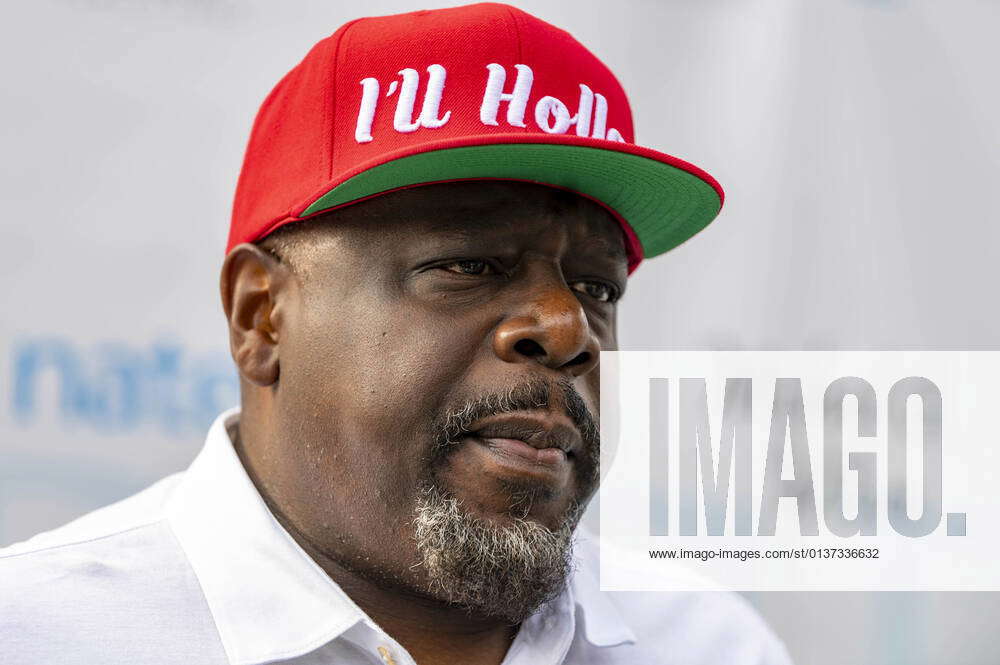 Cedric the Entertainer at the 14 George Lopez Celebrity Golf Classic