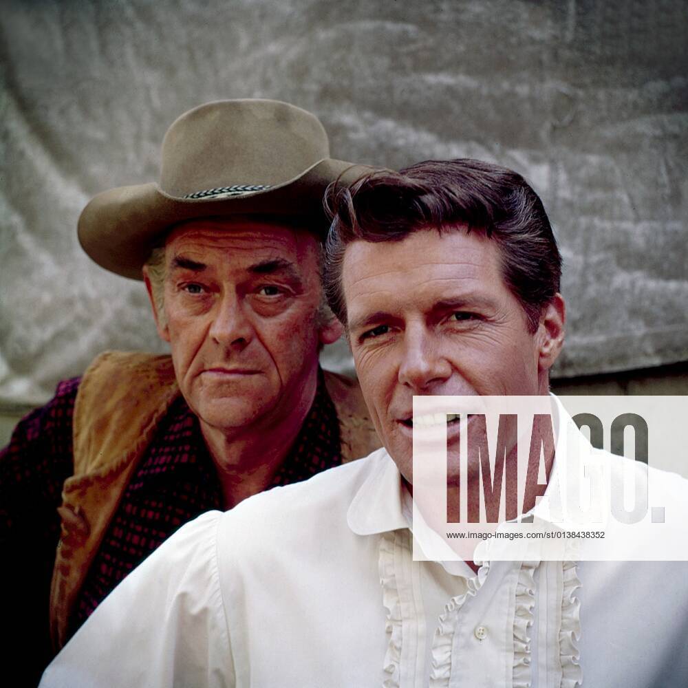 WAGON TRAIN, From Left: John McIntire, Robert Horton, On Set, (Season 4 ...