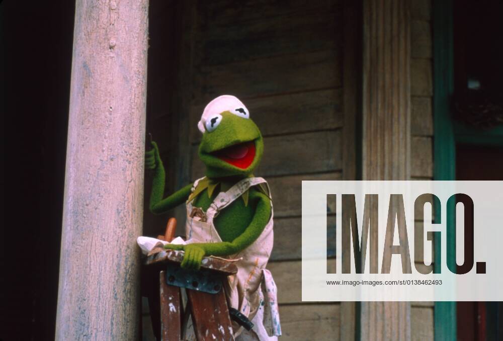 Kermit Spaceman MUPPETS FROM SPACE, Kermit the Frog, 1999. ? Columbia Pictures Courtesy ...