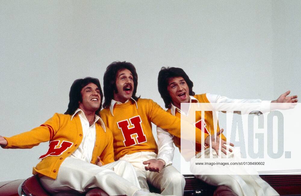 THE HUDSON BROTHERS RAZZLE DAZZLE SHOW, from left, Bill Hudson, Mark