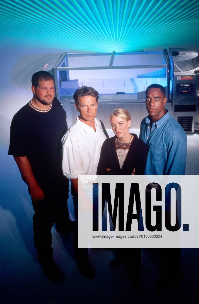 SLEEPWALKERS, from left Abraham Benrubi, Bruce Greenwood, Naomi Watts