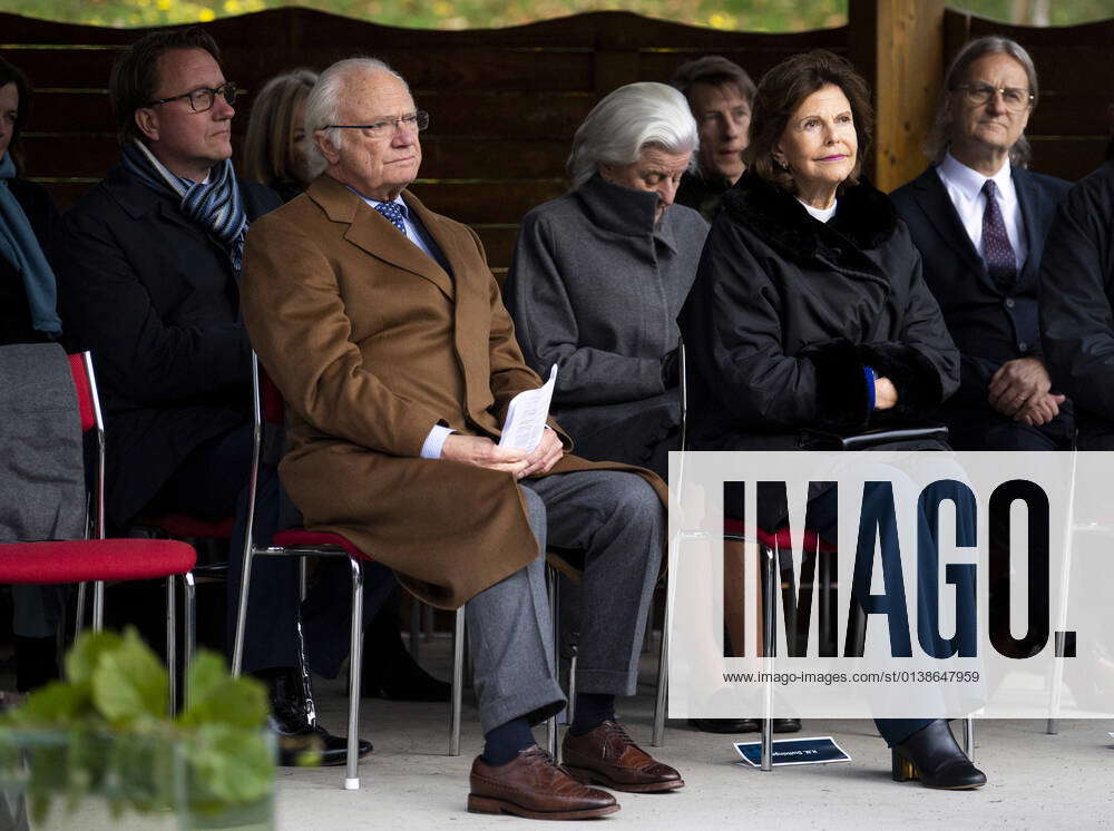 JÖNKÖPING 20211014 King Carl Gustaf And Queen Silvia On A Visit To ...