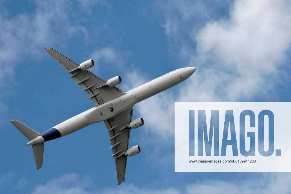Aircraft take off xFotosearchxLBRFx xCSP_FrankUx